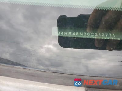 Zdjęcie 13 z 13 samochodu: 2006 JEEP GRAND CHEROKEE LAREDO VIN:1J4HR48N06C212771 - miniatura