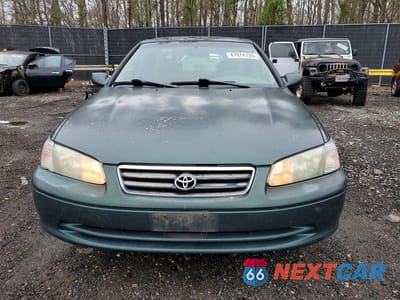 Piąte zdjęcie samochodu w środku: 2001 TOYOTA CAMRY LE V6 VIN:4T1BF22K31U131558 - miniatura