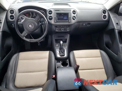 Zdjęcie 8 z 11 samochodu: 2017 VOLKSWAGEN TIGUAN S VIN:WVGAV7AX1HK028900 - miniatura