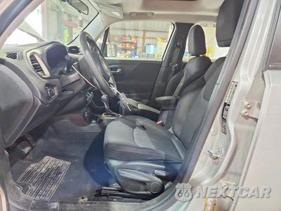 Zdjęcie 7 z 13 samochodu: 2015 JEEP RENEGADE SPORT VIN:ZACCJBAT9FPC38494 - miniatura