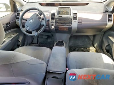 Zdjęcie 8 z 12 samochodu: 2005 TOYOTA PRIUS BASE VIN:JTDKB20U857018746 - miniatura