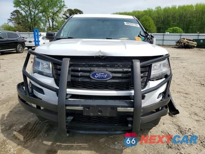 Piąte zdjęcie samochodu w środku: 2018 FORD EXPLORER POLICE INTERCEPTOR VIN:1FM5K8ARXJGB68678 - miniatura