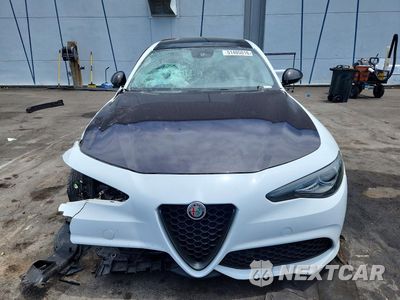 Piąte zdjęcie samochodu w środku: 2019 ALFA ROMEO GIULIA VIN:ZARFAMAN6K7599575 - miniatura