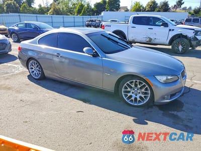 Czwarte zdjęcie samochodu z boku: 2008 BMW 328 I SULEV VIN:WBAWV135X8P119201 - miniatura