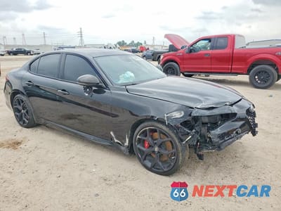 Czwarte zdjęcie samochodu z boku: 2020 ALFA ROMEO GIULIA VIN:ZARFAMAN0L7626738 - miniatura