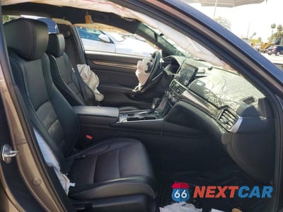 Zdjęcie 7 z 12 samochodu: 2018 HONDA ACCORD SPORT VIN:1HGCV1F32JA234899 - miniatura