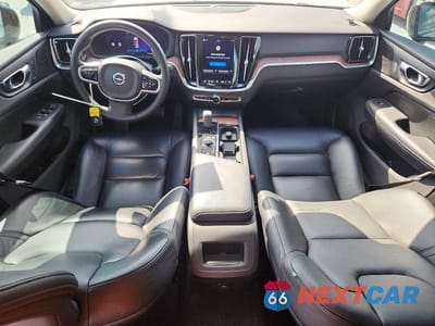Zdjęcie 8 z 11 samochodu: 2023 VOLVO S60 PLUS VIN:7JRL12FW3PG252068 - miniatura