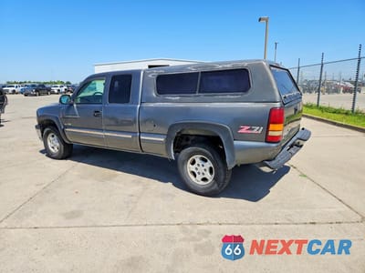 Drugie zdjęcie samochodu z przodu: 1999 CHEVROLET SILVERADO K1500 VIN:2GCEK19T4X1153045 - miniatura