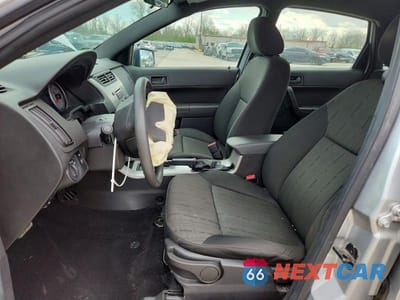 Zdjęcie 7 z 12 samochodu: 2010 FORD FOCUS SE VIN:1FAHP3FN8AW130003 - miniatura