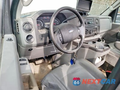 Zdjęcie 8 z 12 samochodu: 2017 FORD ECONOLINE E350 SUPER DUTY CUTAWAY VAN VIN:1FDWE3FS9HDC67451 - miniatura