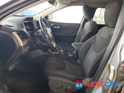 Zdjęcie 7 z 13 samochodu: 2017 JEEP CHEROKEE LATITUDE VIN:1C4PJLCBXHW554584 - miniatura