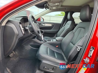 Zdjęcie 7 z 13 samochodu: 2021 VOLVO XC40 T5 MOMENTUM VIN:YV4162UK4M2457279 - miniatura