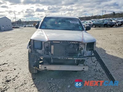 Piąte zdjęcie samochodu w środku: 2010 TOYOTA TACOMA V6 VIN:3TMLU4EN9AM052318 - miniatura