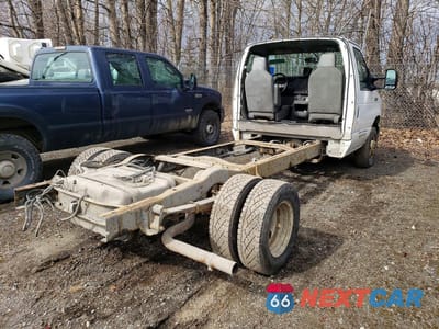 Trzecie zdjęcie samochodu z tyłu: 2017 FORD ECONOLINE E350 SUPER DUTY CUTAWAY VAN VIN:1FDWE3FS9HDC67451 - miniatura
