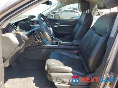 Zdjęcie 7 z 13 samochodu: 2019 AUDI E-TRON PRESTIGE VIN:WA1VAAGE7KB024954 - miniatura