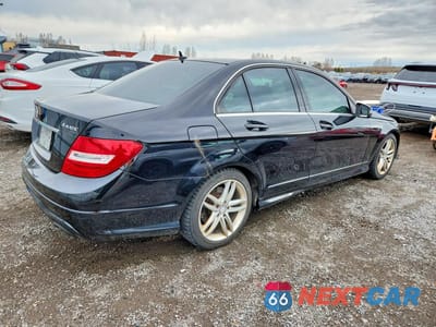 Trzecie zdjęcie samochodu z tyłu: 2012 MERCEDES-BENZ C 250 4MATIC VIN:WDDGF8FB7CA689348 - miniatura