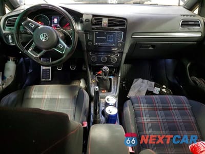Zdjęcie 8 z 12 samochodu: 2017 VOLKSWAGEN GTI S VIN:3VW5T7AU1HM018908 - miniatura