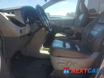 Zdjęcie 7 z 13 samochodu: 2019 TOYOTA SIENNA XLE 8-PASSENGER VIN:5TDYZ3DC4KS993128 - miniatura