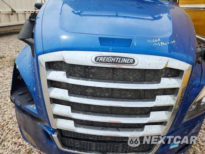 Zdjęcie 7 z 10 samochodu: 2022 FREIGHTLINER CASCADIA 126