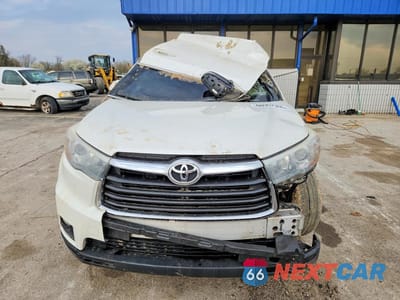 Piąte zdjęcie samochodu w środku: 2016 TOYOTA HIGHLANDER XLE VIN:5TDJKRFH7GS323548 - miniatura