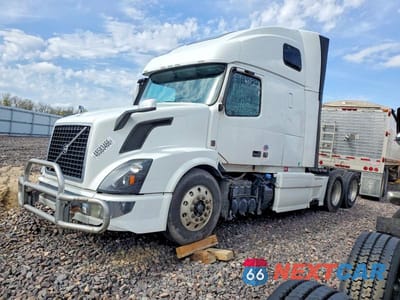 Drugie zdjęcie samochodu z przodu: 2017 VOLVO VNL SEMI TRUCK VIN:4V4NC9EH0HN992272 - miniatura