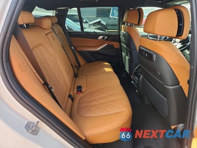 Zdjęcie 10 z 12 samochodu: 2026 BMW X5 XDRIVE50E VIN:5UX43EU08T9208142 - miniatura