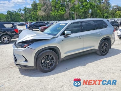 2024 TOYOTA GRAND HIGHLANDER LIMITED 5TDAAAB57RS064658 - główne zdjęcie licytacji z USA - miniatura