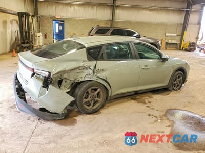 Trzecie zdjęcie samochodu z tyłu: 2025 KIA K4 LXS VIN:3KPFT4DE4SE134275 - miniatura