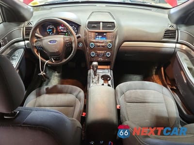 Zdjęcie 8 z 12 samochodu: 2019 FORD EXPLORER XLT VIN:1FM5K8D85KGA05716 - miniatura