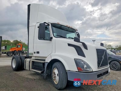 2016 VOLVO VNL SEMI TRUCK 4V4N39TG0GN965646 - główne zdjęcie licytacji z USA - miniatura