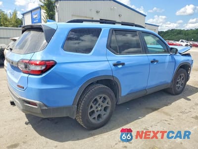 Trzecie zdjęcie samochodu z tyłu: 2025 HONDA PILOT TRAILSPORT VIN:5FNYG1H68SB187134 - miniatura