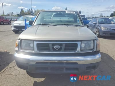 Piąte zdjęcie samochodu w środku: 2000 NISSAN FRONTIER XE VIN:1N6DD21S1YC367160 - miniatura