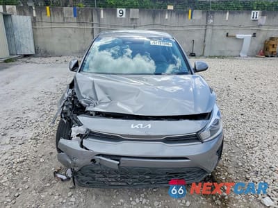 Piąte zdjęcie samochodu w środku: 2023 KIA RIO S VIN:3KPA24ADXPE526046 - miniatura