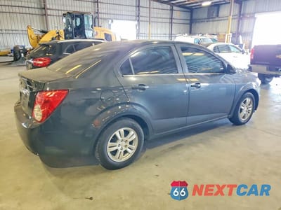 Trzecie zdjęcie samochodu z tyłu: 2014 CHEVROLET SONIC LT VIN:1G1JC5SH4E4174190 - miniatura