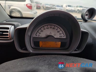 Zdjęcie 9 z 12 samochodu: 2009 SMART FORTWO PASSION VIN:WMEEK31X69K241867 - miniatura