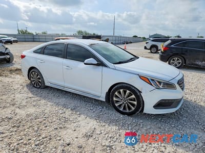 Czwarte zdjęcie samochodu z boku: 2015 HYUNDAI SONATA VIN:5NPE34AFXFH080734 - miniatura