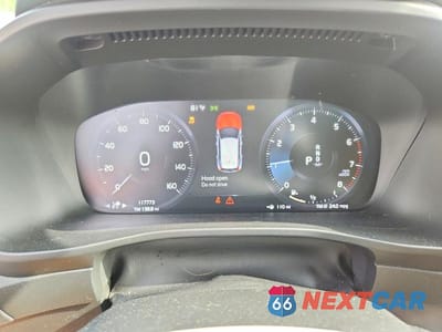 Zdjęcie 9 z 13 samochodu: 2019 VOLVO XC40 T5 MOMENTUM VIN:YV4162UK2K2123314 - miniatura