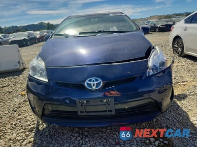 Piąte zdjęcie samochodu w środku: 2014 TOYOTA PRIUS THREE VIN:JTDKN3DU3E0365076 - miniatura
