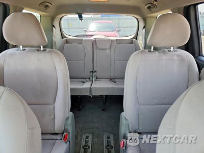 Zdjęcie 10 z 13 samochodu: 2021 KIA SEDONA LX VIN:KNDMB5C19M6667312 - miniatura
