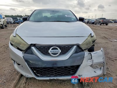 Piąte zdjęcie samochodu w środku: 2017 NISSAN MAXIMA 3.5 SR VIN:1N4AA6AP3HC393654 - miniatura