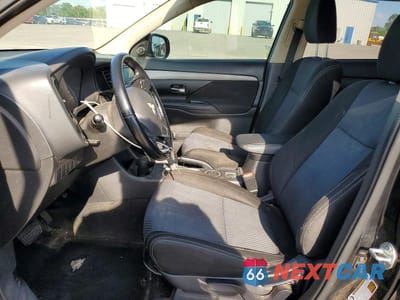 Zdjęcie 7 z 13 samochodu: 2016 MITSUBISHI OUTLANDER ES VIN:JA4AD2A36GZ045490 - miniatura