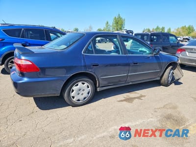Trzecie zdjęcie samochodu z tyłu: 2000 HONDA ACCORD LX VIN:JHMCG5645YC028577 - miniatura