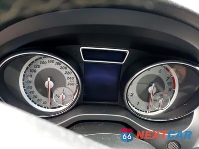 Zdjęcie 9 z 13 samochodu: 2015 MERCEDES-BENZ CLA 250 4MATIC VIN:WDDSJ4GB2FN257568 - miniatura