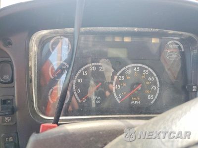 Zdjęcie 9 z 13 samochodu: 2013 FREIGHTLINER M2 106 MEDIUM DUTY VIN:1FVACWDUXDHFG5989 - miniatura