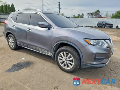Czwarte zdjęcie samochodu z boku: 2018 NISSAN ROGUE SV VIN:KNMAT2MT5JP607189 - miniatura
