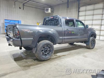 Trzecie zdjęcie samochodu z tyłu: 2012 TOYOTA TACOMA DOUBLE CAB LONG BED VIN:5TFMU4FN6CX008440 - miniatura