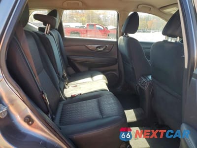 Zdjęcie 11 z 13 samochodu: 2018 NISSAN ROGUE S VIN:KNMAT2MV3JP562299 - miniatura