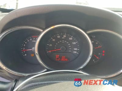 Zdjęcie 9 z 11 samochodu: 2012 KIA SORENTO LX VIN:5XYKT3A13CG200457 - miniatura