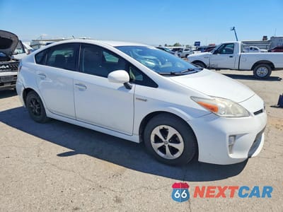 Czwarte zdjęcie samochodu z boku: 2015 TOYOTA PRIUS TWO VIN:JTDKN3DU6F1911347 - miniatura