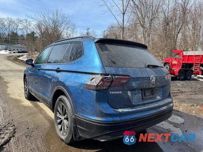 Trzecie zdjęcie samochodu z tyłu: 2020 VOLKSWAGEN TIGUAN S VIN:3VV0B7AX7LM015922 - miniatura